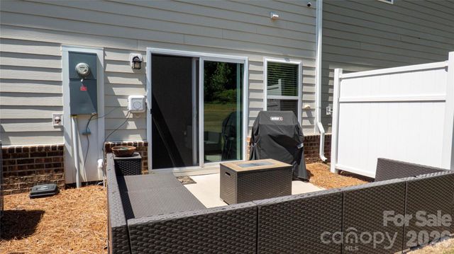 226 Harpers Run Lane, Matthews, NC 28104