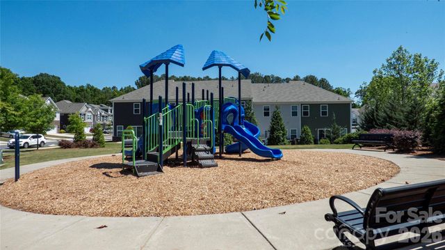 226 Harpers Run Lane, Matthews, NC 28104