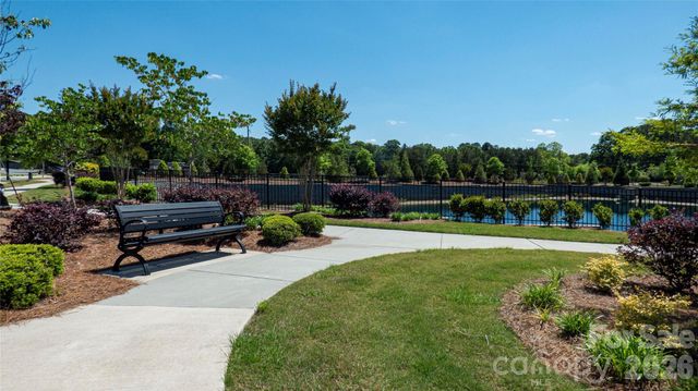 226 Harpers Run Lane, Matthews, NC 28104