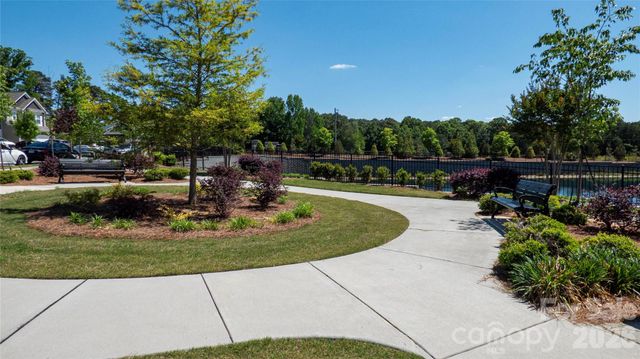 226 Harpers Run Lane, Matthews, NC 28104