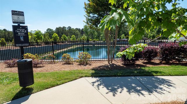 226 Harpers Run Lane, Matthews, NC 28104