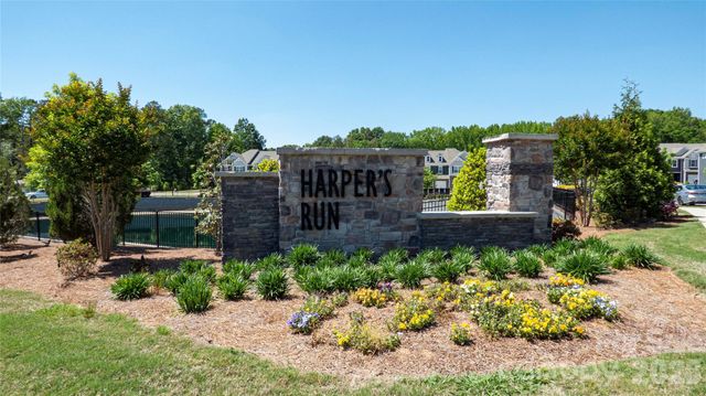 226 Harpers Run Lane, Matthews, NC 28104