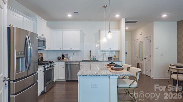 226 Harpers Run Lane, Matthews, NC 28104