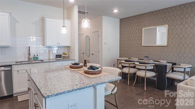 226 Harpers Run Lane, Matthews, NC 28104