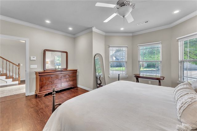 5703 W Casey Drive, Rogers, AR 72758