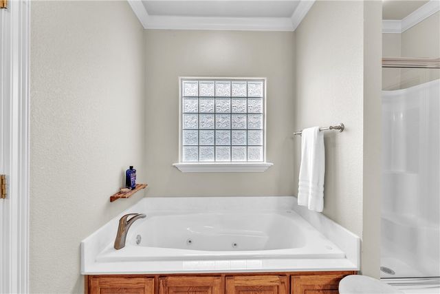 5703 W Casey Drive, Rogers, AR 72758