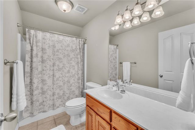 5703 W Casey Drive, Rogers, AR 72758