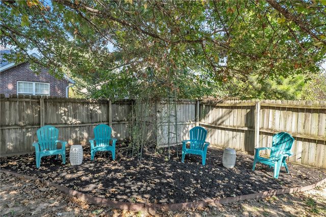 5703 W Casey Drive, Rogers, AR 72758