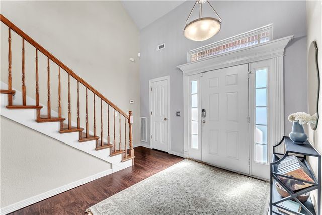 5703 W Casey Drive, Rogers, AR 72758