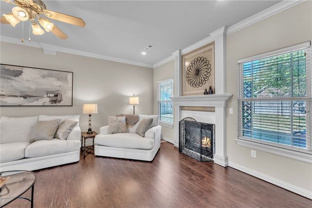 5703 W Casey Drive, Rogers, AR 72758