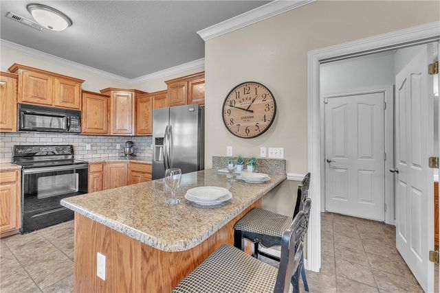 5703 W Casey Drive, Rogers, AR 72758