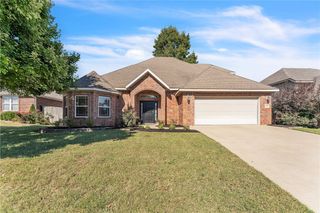 5703 W Casey Drive, Rogers, AR 72758
