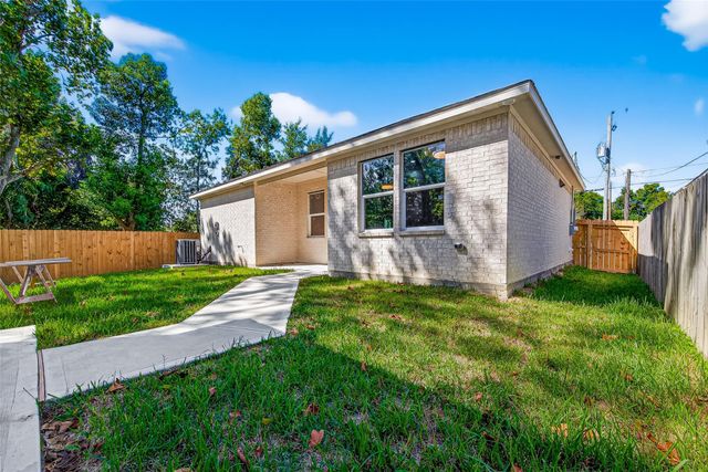 5921 Jackson Lane, Texas City, TX 77591