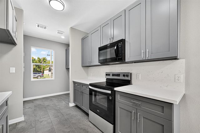 5921 Jackson Lane, Texas City, TX 77591