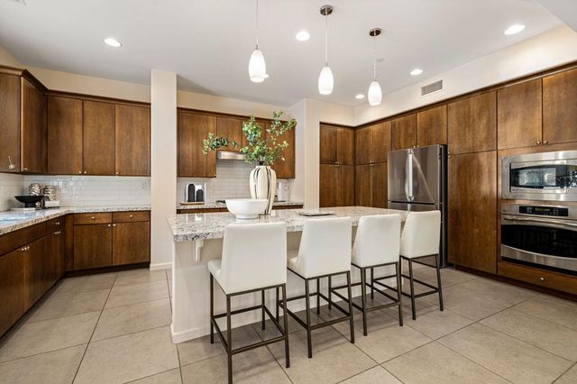 3000 Candlelight Lane, Palm Springs, CA 92264