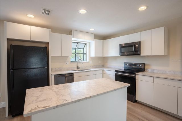 5409 SWEETWATER TERRACE CIRCLE, Tampa, FL 33634