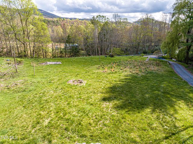 513 Beadwood Lane, Damascus, VA 24236