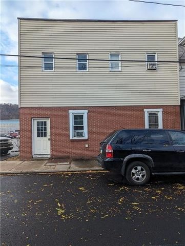 1079 3rd Ave 4, New Kensington, PA 15068