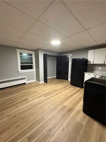 1079 3rd Ave 4, New Kensington, PA 15068