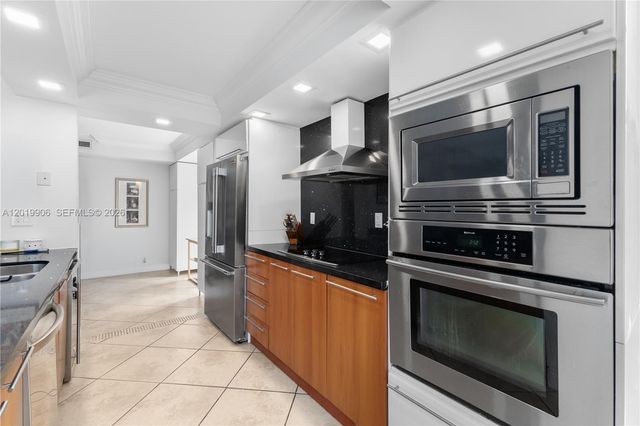 2000 Towerside Ter 311, Miami, FL 33138