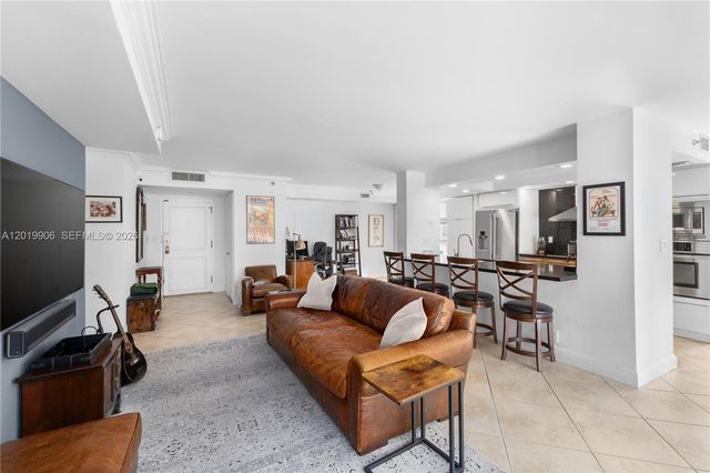 2000 Towerside Ter 311, Miami, FL 33138