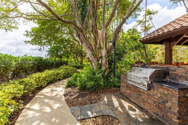 2000 Towerside Ter 311, Miami, FL 33138