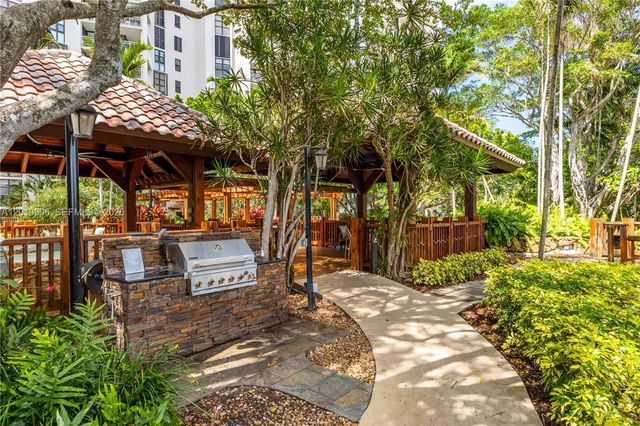2000 Towerside Ter 311, Miami, FL 33138