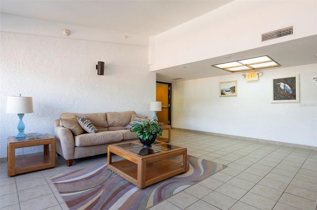 2595 COUNTRYSIDE BOULEVARD 8311, Clearwater, FL 33761