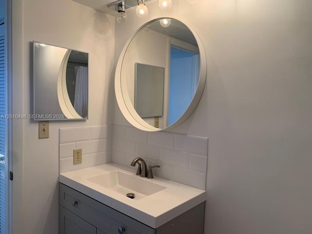 780 NE 69th St 506, Miami, FL 33138