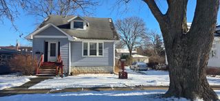 27 N Adams Street, Westmont, IL 60559