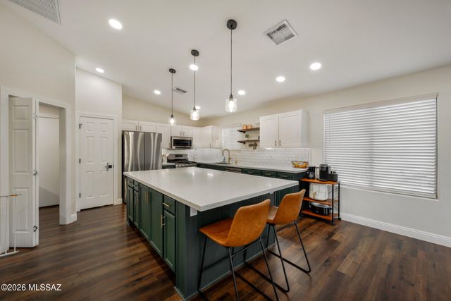 6399 W Royal Fern Drive, Tucson, AZ 85757