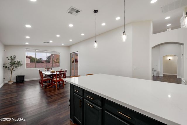 6399 W Royal Fern Drive, Tucson, AZ 85757