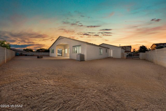 6399 W Royal Fern Drive, Tucson, AZ 85757