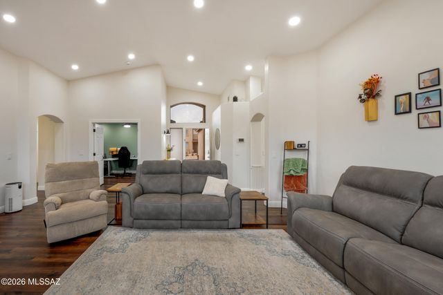 6399 W Royal Fern Drive, Tucson, AZ 85757