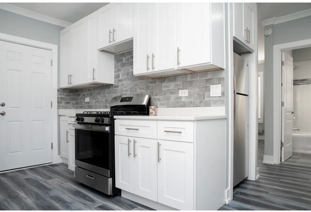 3821 N Greenview Avenue 2W, Chicago, IL 60613