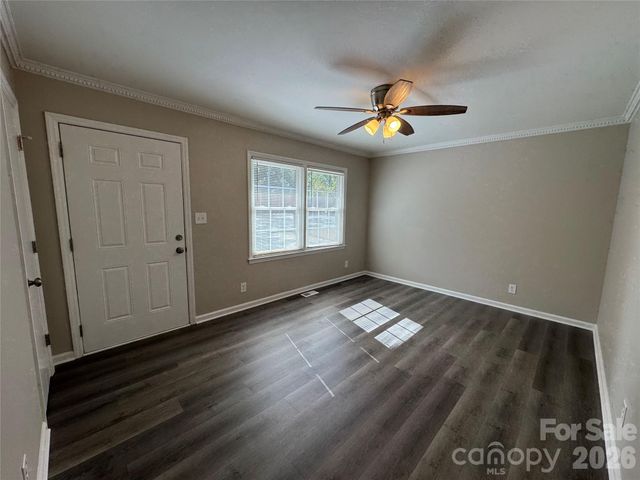 8509 Idlewild Road, Charlotte, NC 28227