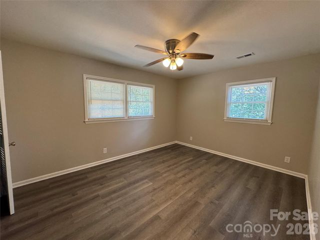 8509 Idlewild Road, Charlotte, NC 28227
