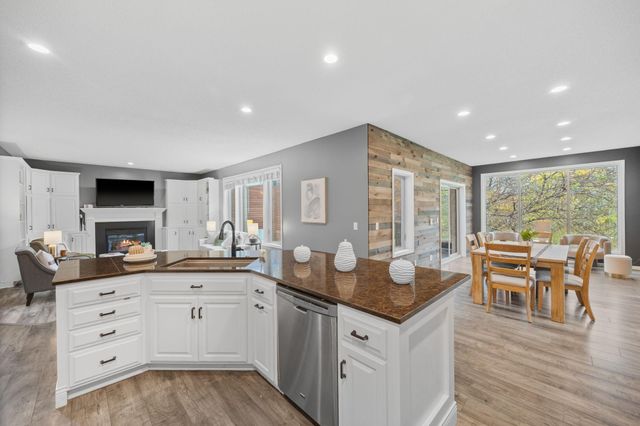 804 Kensington Way, Buffalo, MN 55313