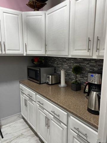 5734 TELEGRAPH Road, Dearborn Heights, MI 48127