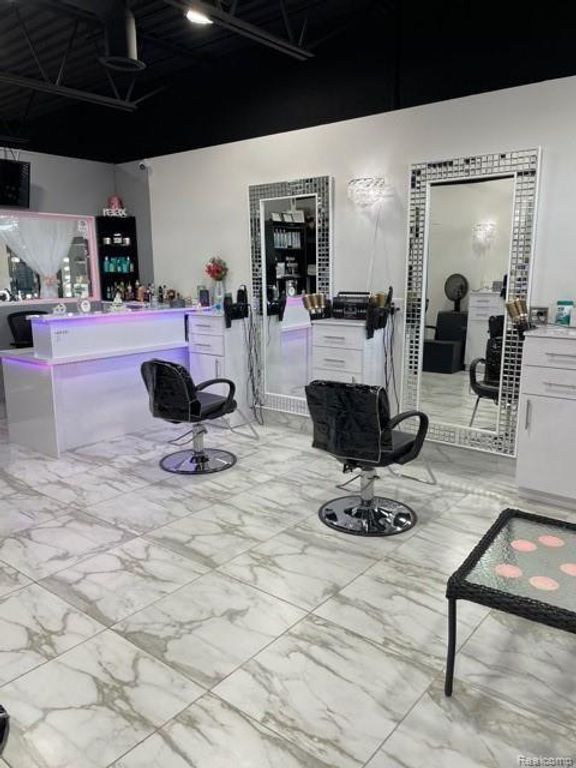 5734 TELEGRAPH Road, Dearborn Heights, MI 48127