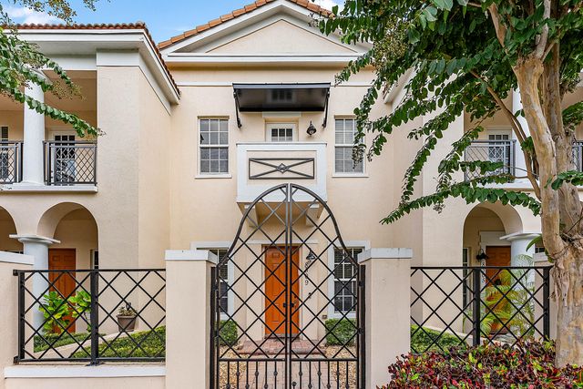 8309 NW 8th Way, Boca Raton, FL 33487