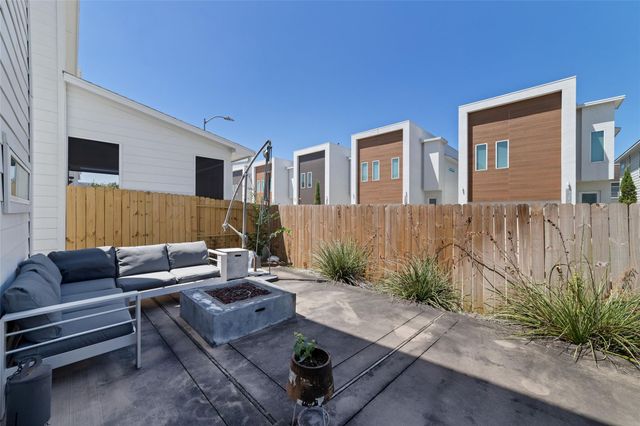 5515 Paraiso Place, Houston, TX 77091