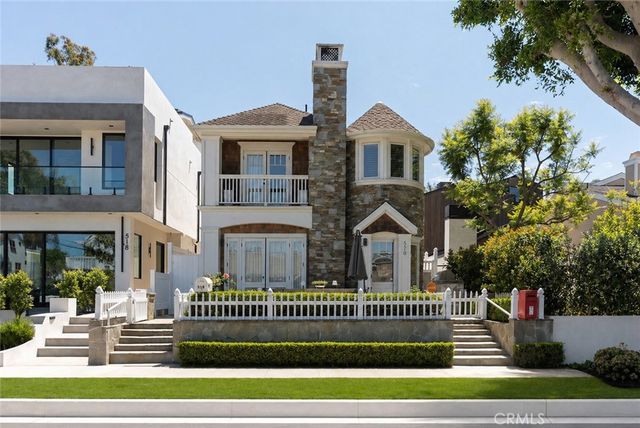 516 Poinsettia Avenue B, Corona Del Mar, CA 92625