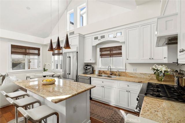 516 Poinsettia Avenue B, Corona Del Mar, CA 92625