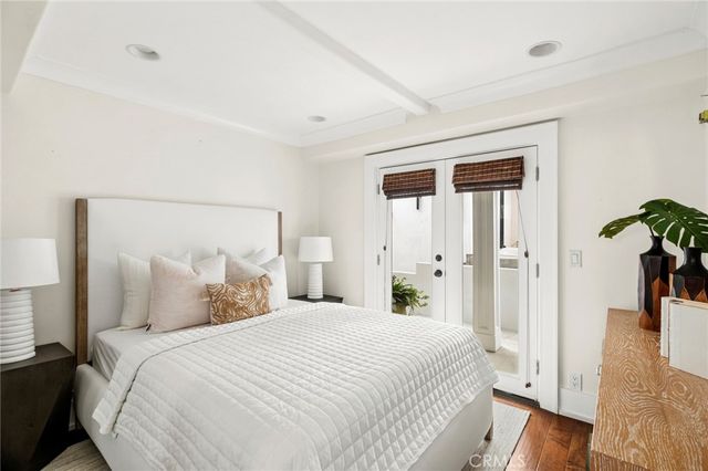 516 Poinsettia Avenue B, Corona Del Mar, CA 92625