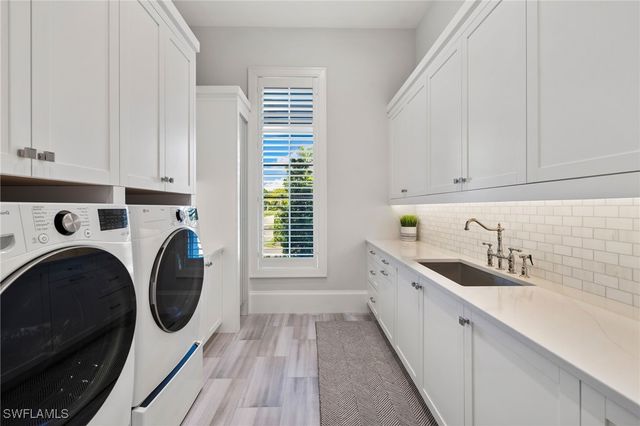 2989 Regatta RD, Naples, FL 34103