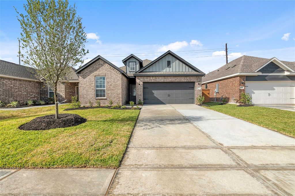 8915 New Jade Drive, Iowa Colony, TX 77583