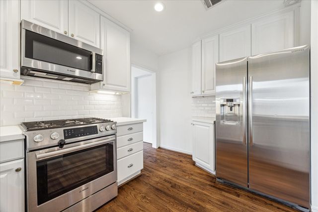 2820 Rice Boulevard, West University Place, TX 77005