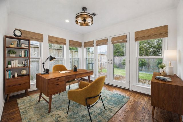 2820 Rice Boulevard, West University Place, TX 77005