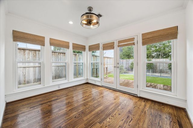 2820 Rice Boulevard, West University Place, TX 77005